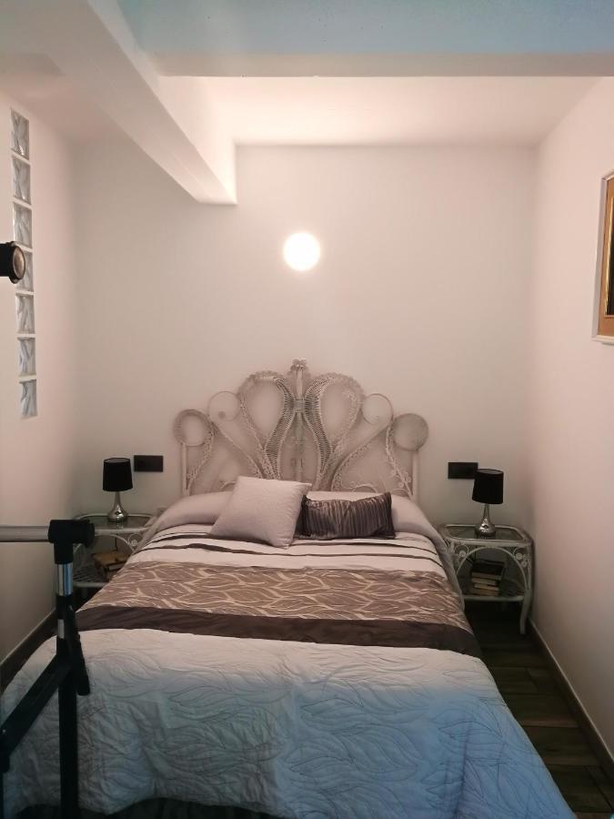 One Bedroom Appartement With Enclosed Garden And Wifi At Lourenza Ngoại thất bức ảnh